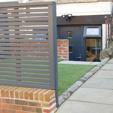 Self Contained Studio Apartment In Burley, Leeds Leeds  Exterior photo